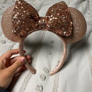 Rose gold Minnie Mouse ears and lanyard